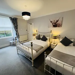 Ardenlee Guest house